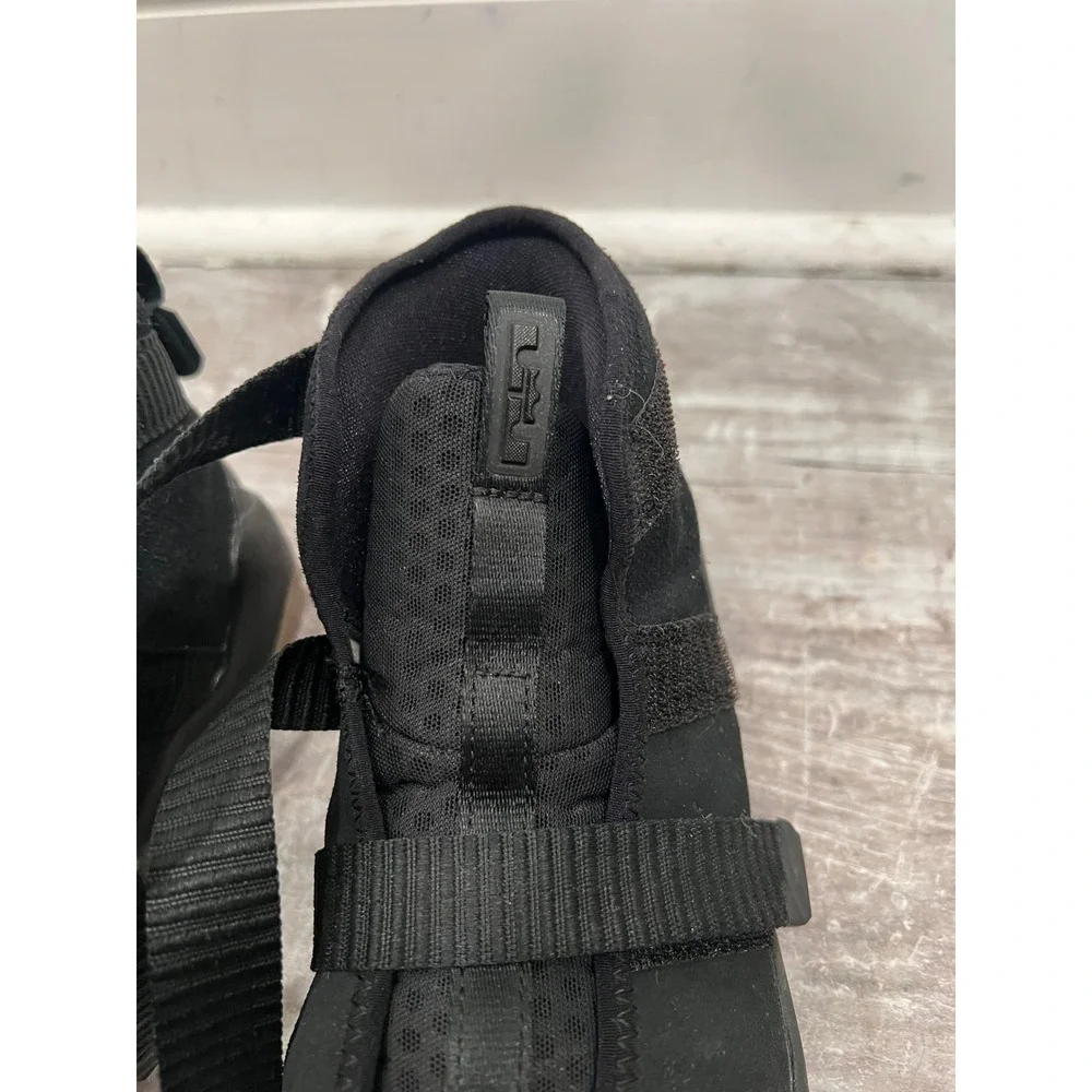 Nike LeBron Soldier 11 (PS) Sneakers Youth 3Y Black Gum Lightweight Hook & Loop